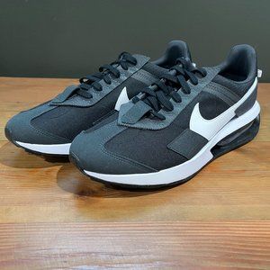NWOT Nike Air Max Pre-Day Running Shoes